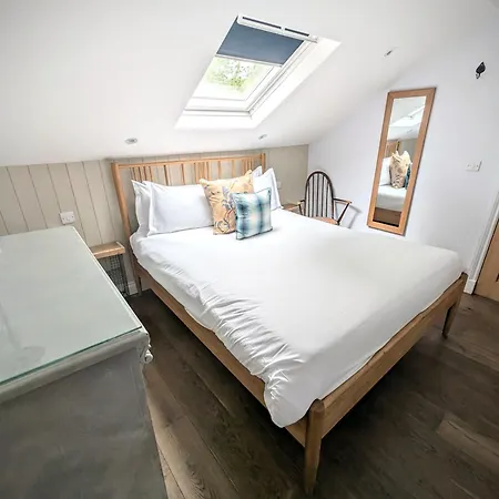 At The Wheatsheaf Värdshus *